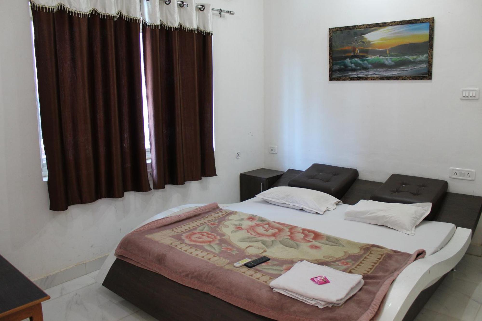 Hotel Sunset Orchha Exterior photo